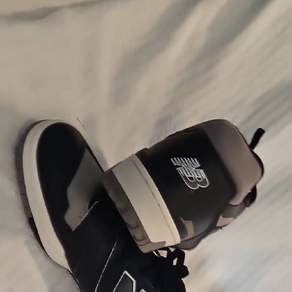 New Balance Black and Gray Classic Sneakers - Picture 3 of 6